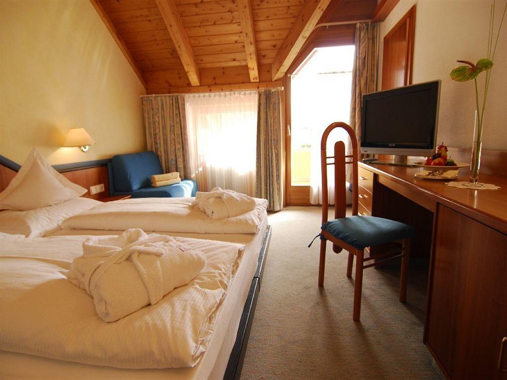 Hotel Loewenhof 4*